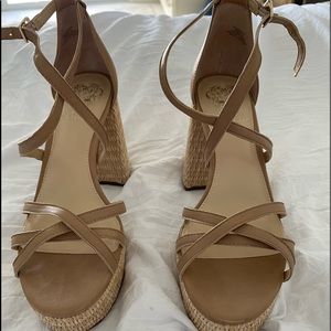 Vince Camuto wedges in Tan size 7